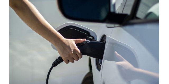 Türkiye’de Elektrikli ve Hibrit Otomobil Sayısı Rekor Kırdı, İlgi Katlandı