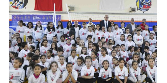 Ankara'da Voleybol Coşkusu: Minik Eller Sincan'da Fileye Dokunuyor