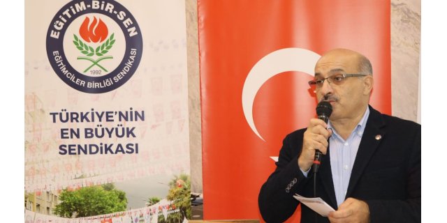 Öğretmenler Günü: Eğitim-Bir-Sen'den Hak Mücadelesi ve İyileştirme Çağrısı